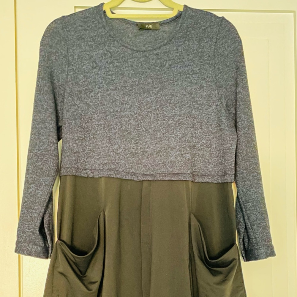 Women's Ruti Bali Navy and Black Long
Sleeve Midi Dress Size M